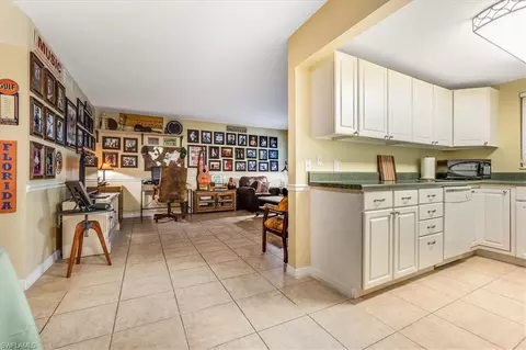 4290 Gulfstream Dr #4, Naples, FL 34112 photo 14