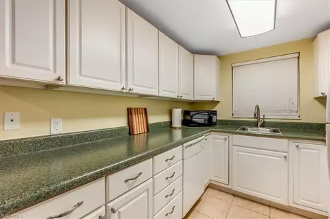 4290 Gulfstream Dr #4, Naples, FL 34112 photo 5