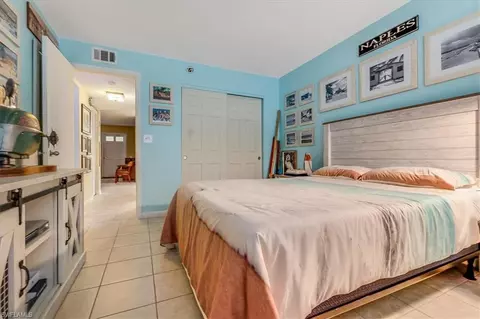 4290 Gulfstream Dr #4, Naples, FL 34112 photo 9