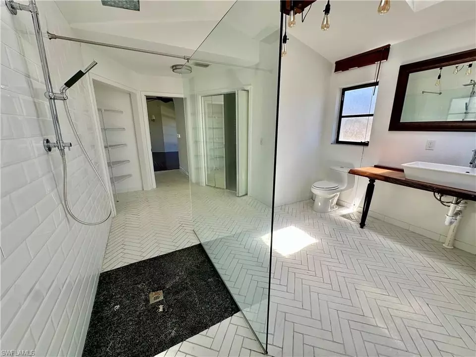  1922 SE 10th Pl, Cape Coral, FL 33990 photo 10