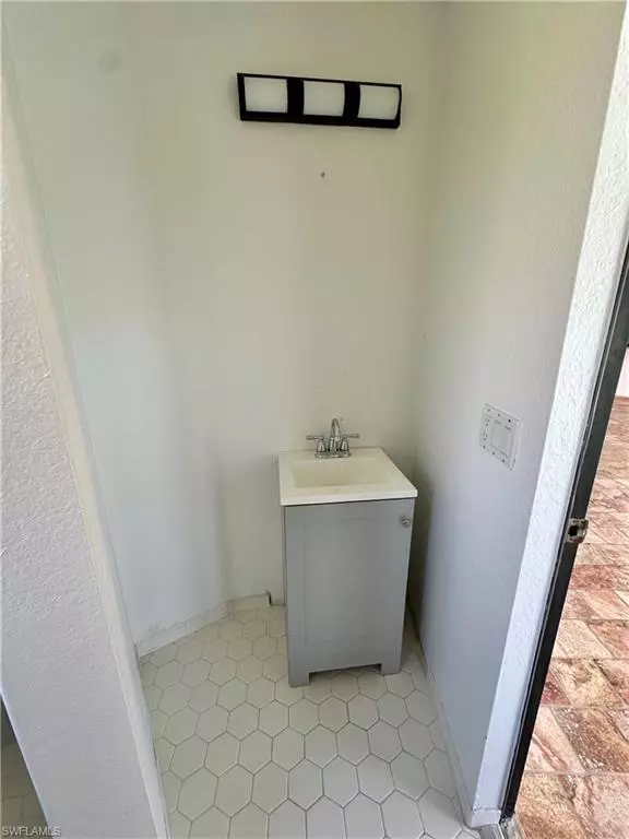  1922 SE 10th Pl, Cape Coral, FL 33990 photo 34