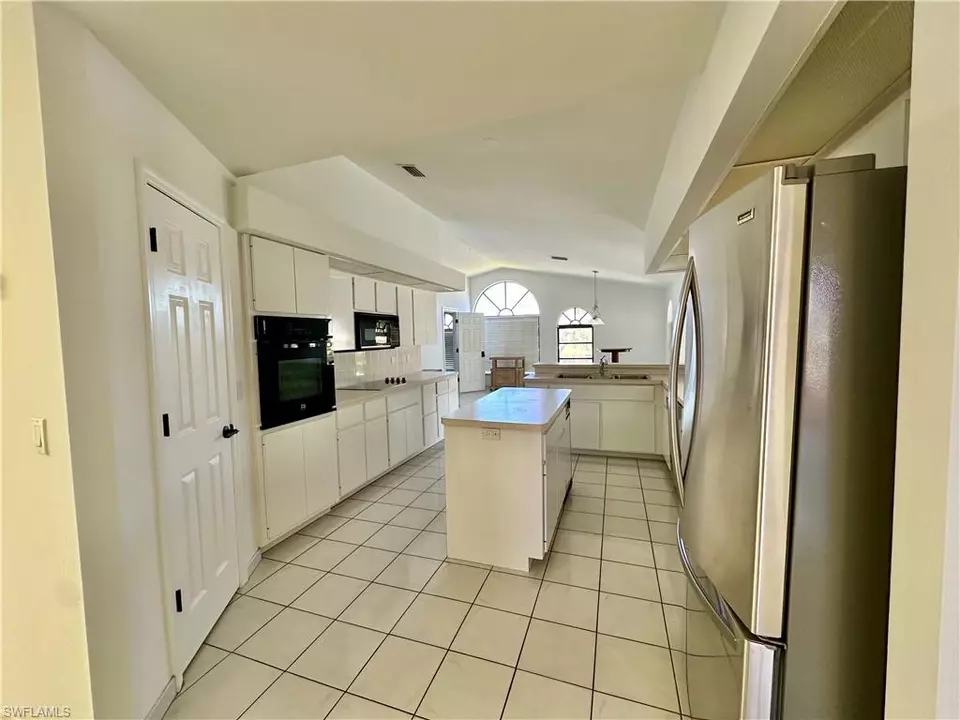  1922 SE 10th Pl, Cape Coral, FL 33990 photo 12