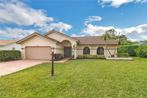 1374 Foxfire Ln, Naples, FL 34104