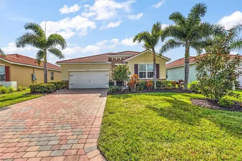 3321 Apple Blossom Dr, Alva, FL 33920