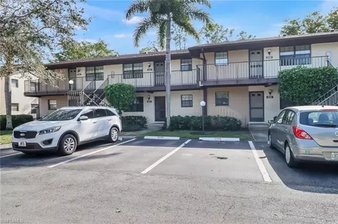 5234 Treetops Dr, Naples, FL 34113 photo 2