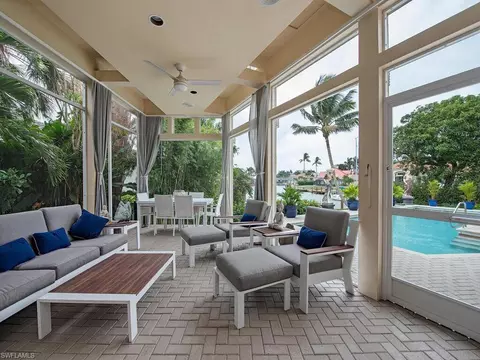 2397 Beacon Ln, Naples, FL 34103 photo 11