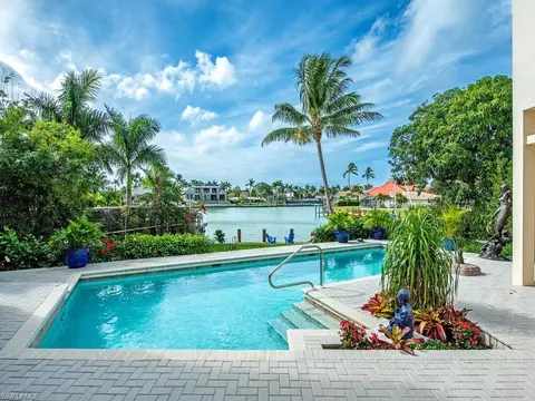 2397 Beacon Ln, Naples, FL 34103 photo 3