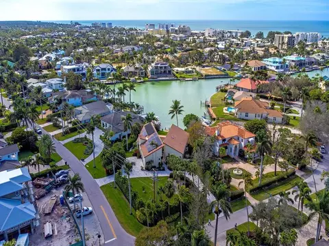 2397 Beacon Ln, Naples, FL 34103 photo 22