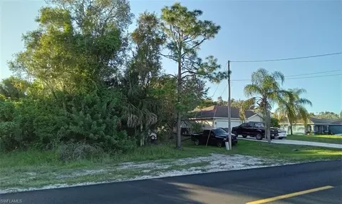 329 Parkdale Blvd, Lehigh Acres, FL 33974