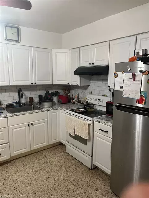 1226 Jeronimo Dr, Naples, FL 34103 photo 4