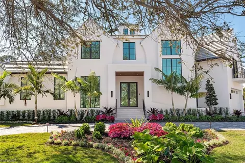 5063 Sand Dollar Ln, Naples, FL 34103