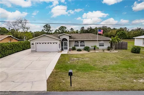 421 Candlewick Cir S, Lehigh Acres, FL 33936