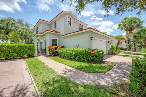 15002 Summit Place Cir #6, Naples, FL 34119