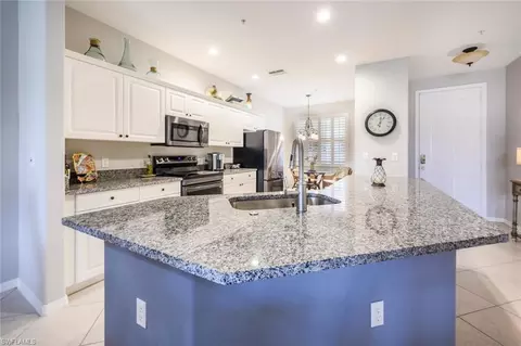 4834 Hampshire Ct #1-105, Naples, FL 34112