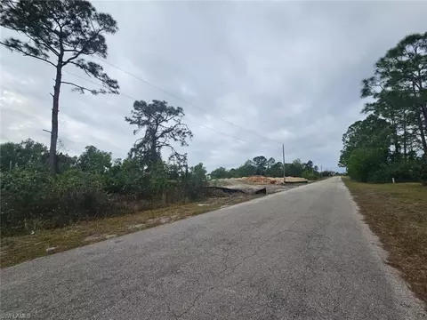676-678 Chemstrand St E, Lehigh Acres, FL 33974