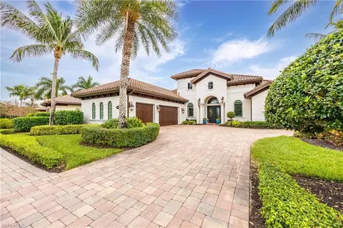 6484 Costa Cir, Naples, FL 34113