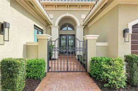 3284 Atlantic Cir, Naples, FL 34119 photo 2