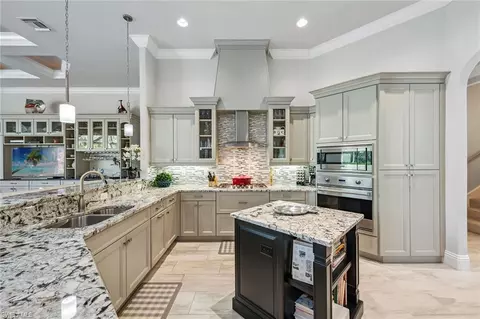 7818 Classics Dr, Naples, FL 34113 photo 6