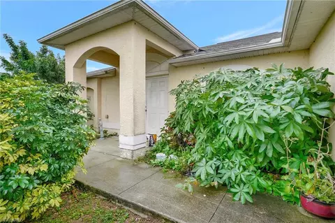 1726 NE 17th Ter, Cape Coral, FL 33909