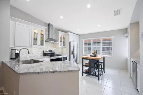 2486 Orchid Bay Dr #X-204, Naples, FL 34109