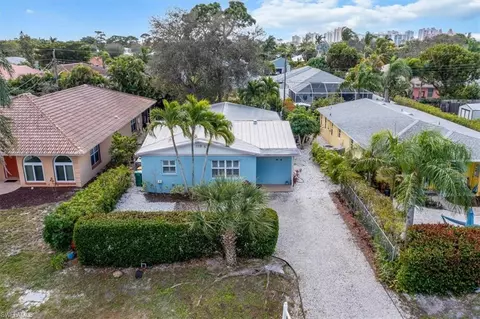 576 103rd Ave N, Naples, FL 34108 photo 2