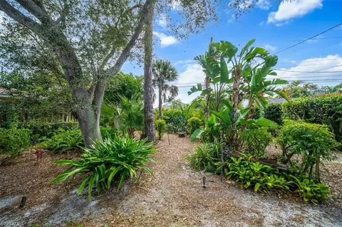 576 103rd Ave N, Naples, FL 34108 photo 10
