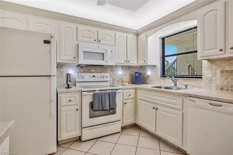 4258 27th Ct SW #101, Naples, FL 34116