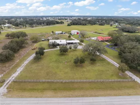 2010 Frontier Cir, Labelle, FL 33935 photo 4