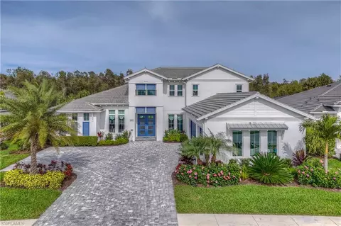 8955 Redonda Dr, Naples, FL 34114