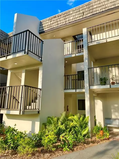1554 Oyster Catcher Pt #1554, Naples, FL 34105