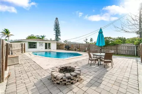 5337 Caldwell St, Naples, FL 34113