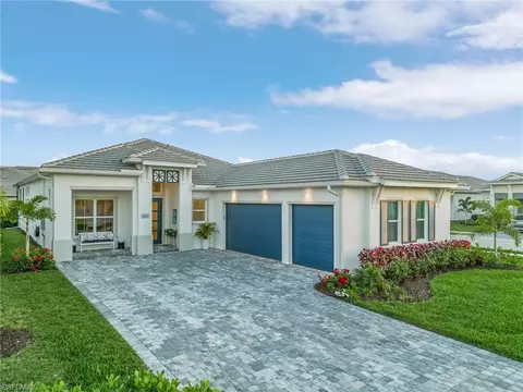 9055 Redonda Dr, Naples, FL 34114