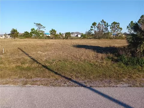 423 NW 19th Pl, Cape Coral, FL 33993