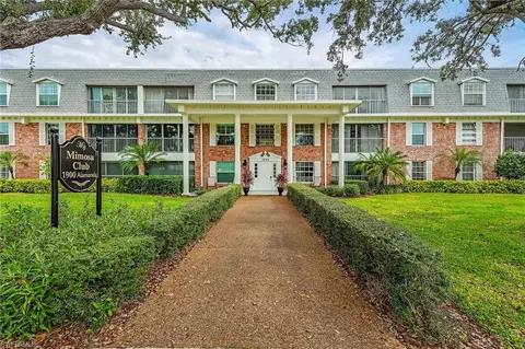 1900 Alamanda Dr #304, Naples, FL 34102