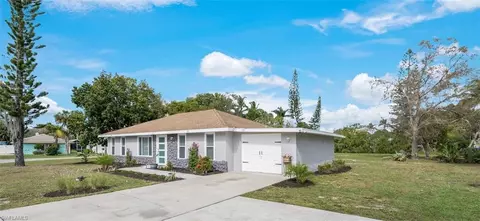 27208 Rio Vista Cir, Bonita Springs, FL 34135