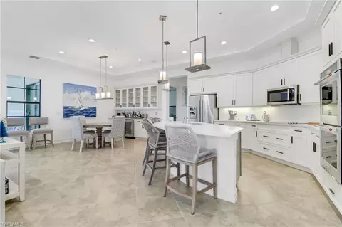 2521 Breakwater Way #1101, Naples, FL 34112