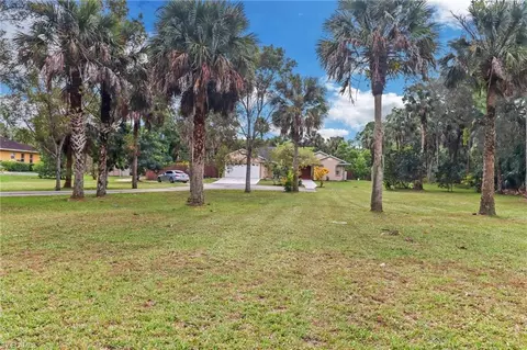 1990 16th Ave SW, Naples, FL 34117