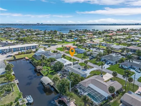 1449 Vendome Ct, Cape Coral, FL 33904