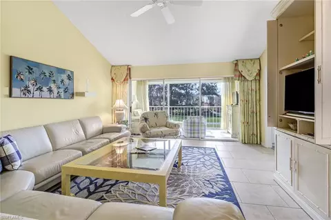 6860 Dennis Cir #K-202, Naples, FL 34104