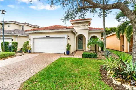 10112 Golden Elm Dr N, Estero, FL 33928