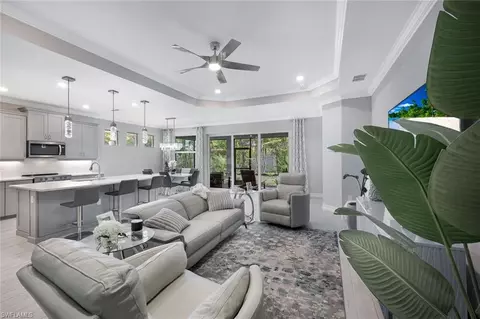 370 Deauville Loop, Naples, FL 34114 photo 3