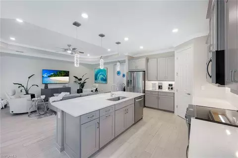 370 Deauville Loop, Naples, FL 34114 photo 6