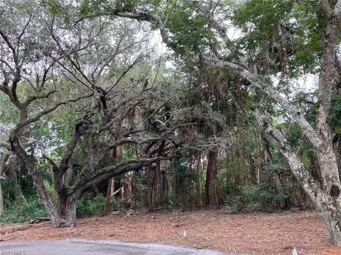 379 Morning Glory Ln, Marco Island, FL 34145