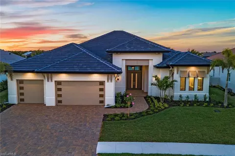 14223 Charthouse Cir, Naples, FL 34114