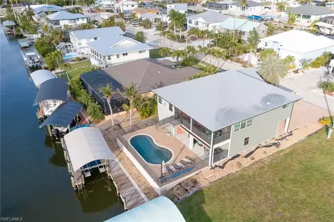 2383 Sycamore St, Saint James City, FL 33956