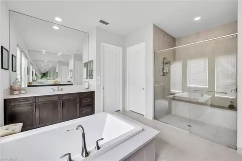 11687 Periwinkle Dr, Naples, FL 34120 photo 17