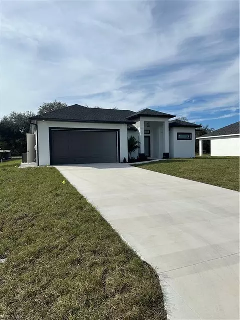 2217 Robert Ave, Alva, FL 33920