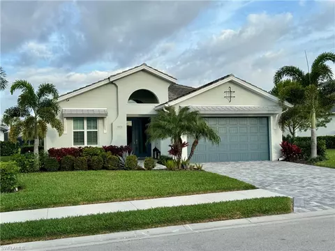 8929 Redonda Dr, Naples, FL 34114