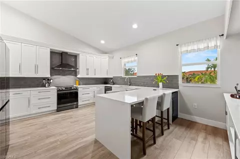 6825 Huntington Lakes Cir #201, Naples, FL 34119