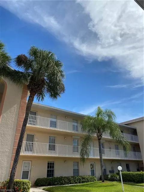 9580 Victoria Ln #A-207, Naples, FL 34109